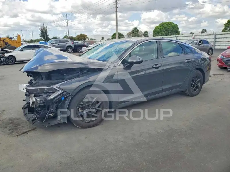 2025 KIA K5 photo