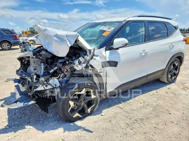 2025 KIA Seltos фото