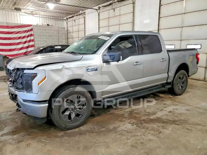 2025 Ford F-150 фото