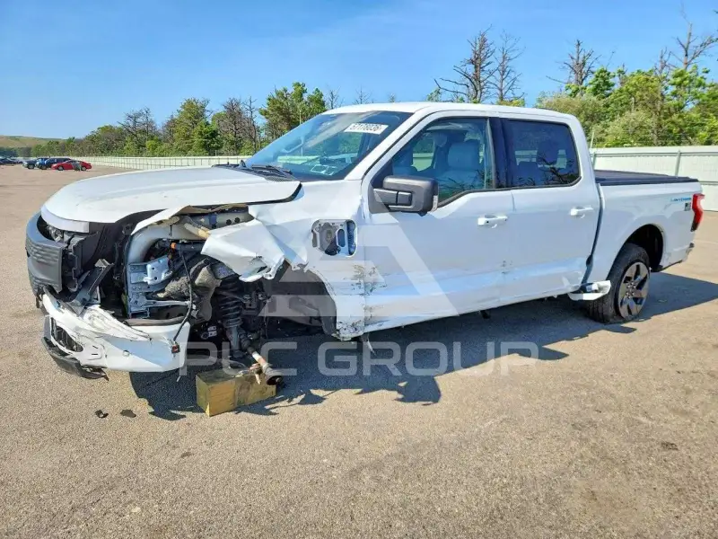 2025 Ford F-150 фото