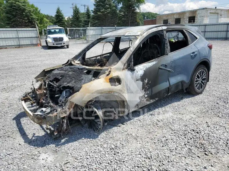 2025 Ford ESCAPE photo