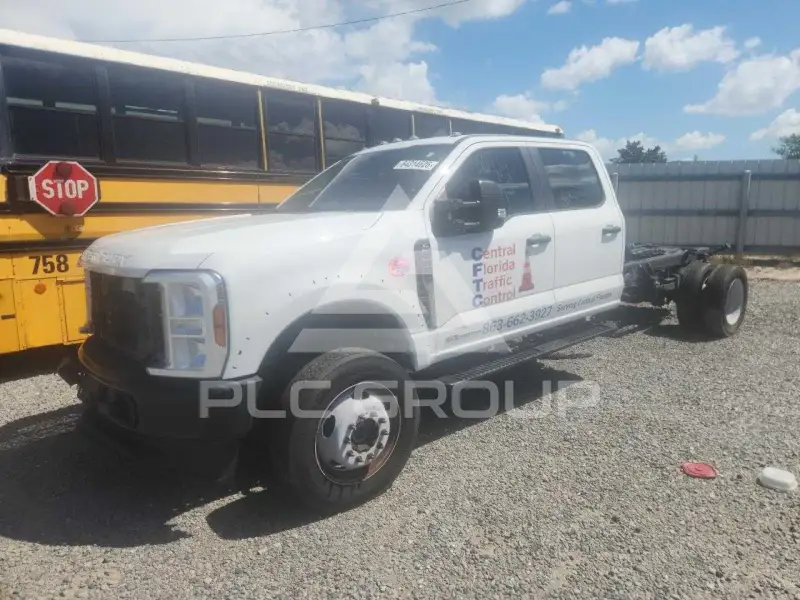 2025 Ford F-450 фото