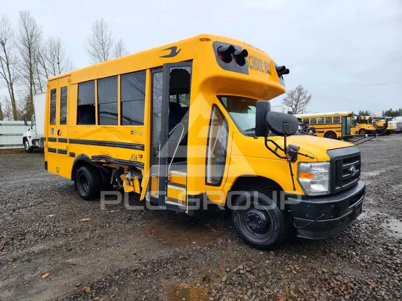 2025 Ford E-450 фото