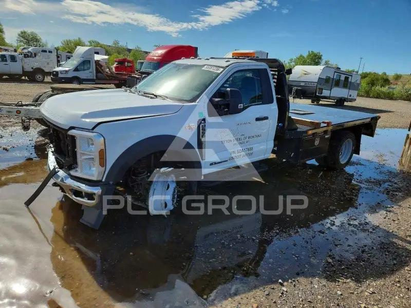 2025 Ford F-550 фото