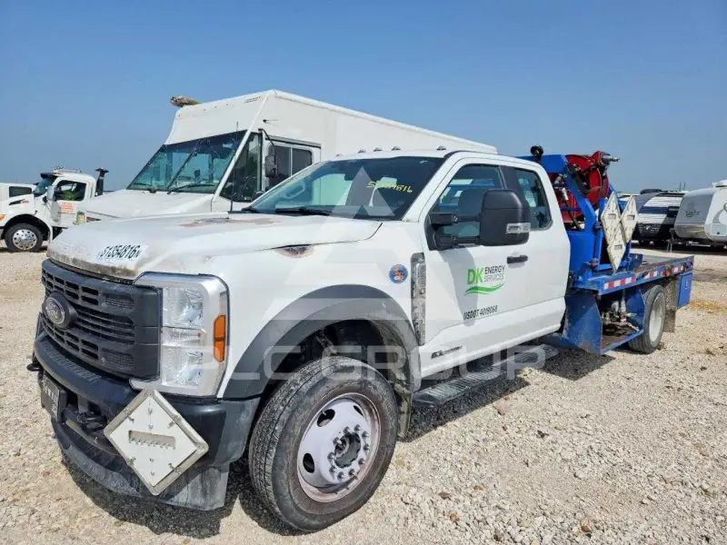 2025 Ford F-550 photo