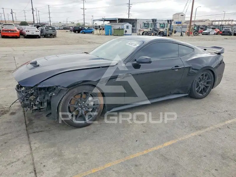 2025 Ford MUSTANG photo