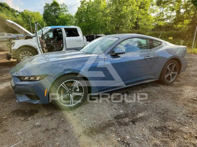 2025 Ford MUSTANG photo