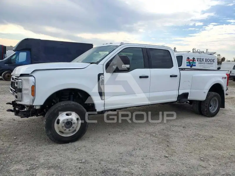 2025 Ford F-350 фото