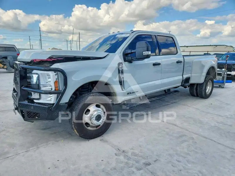 2025 Ford F-350 photo