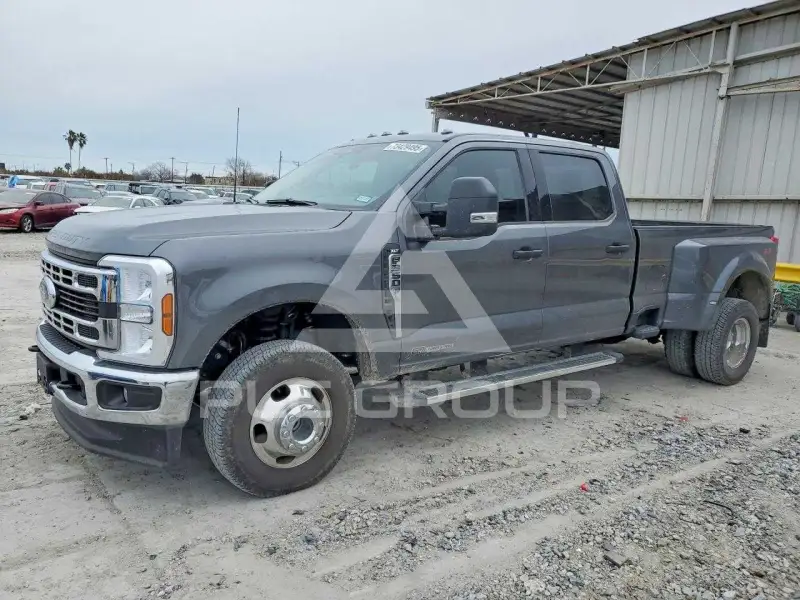 2025 Ford F-350 фото