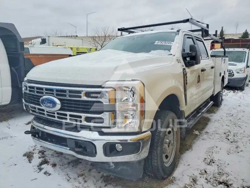 2025 Ford F-350 фото