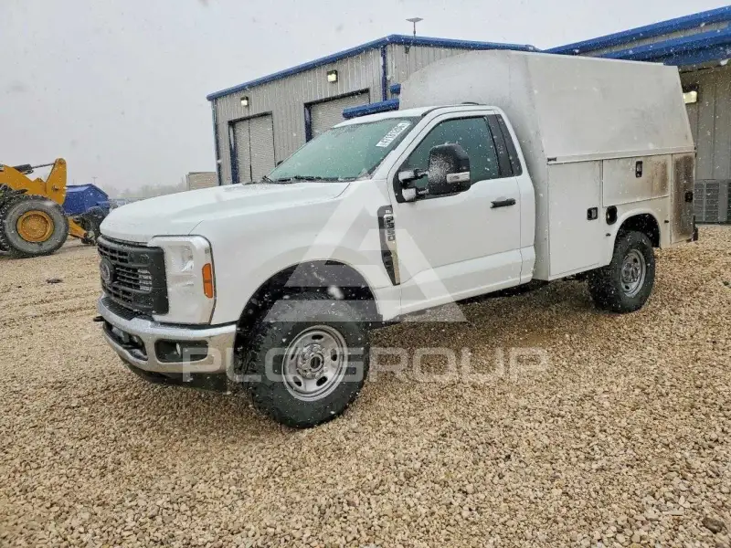 2025 Ford F-350 photo