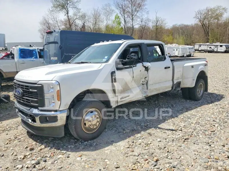 2025 Ford F-350 фото