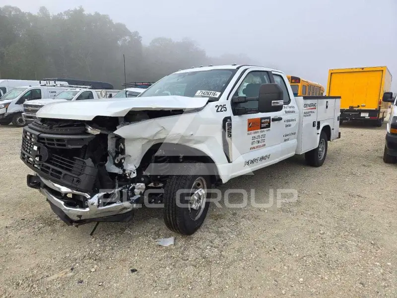 2025 Ford F-250 фото