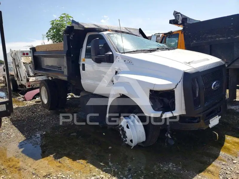 2025 Ford F-750 фото