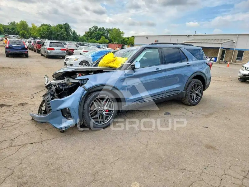 2025 Ford EXPLORER photo