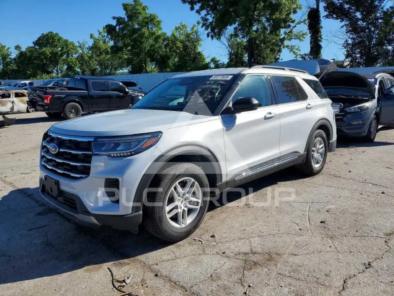 2025 Ford EXPLORER photo