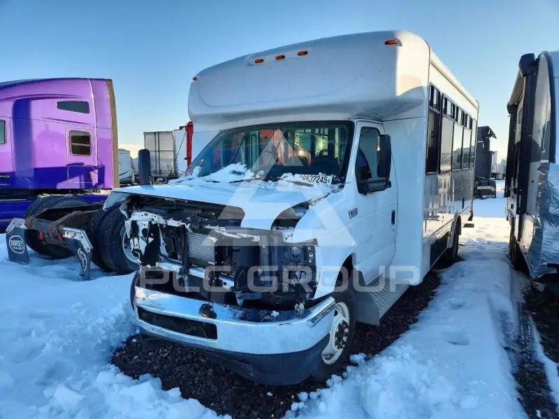 2025 Ford ECONOLINE фото