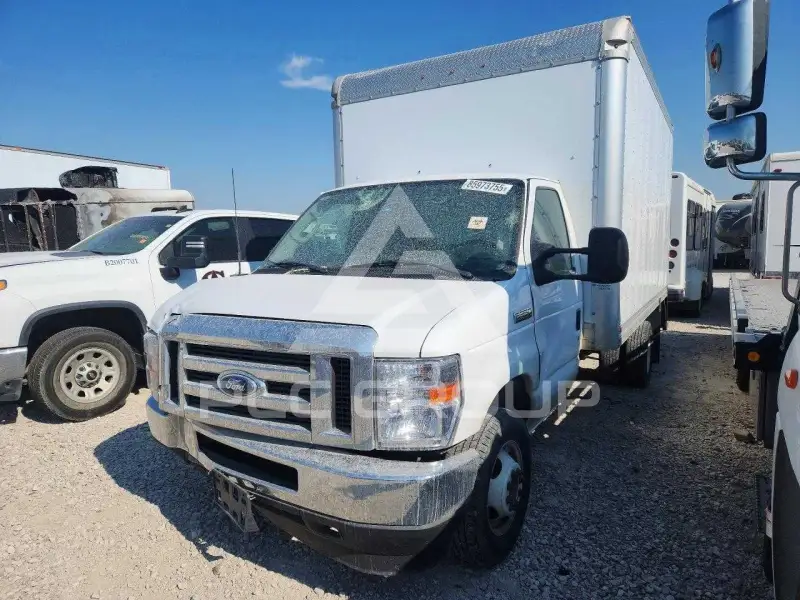 2025 Ford ECONOLINE фото
