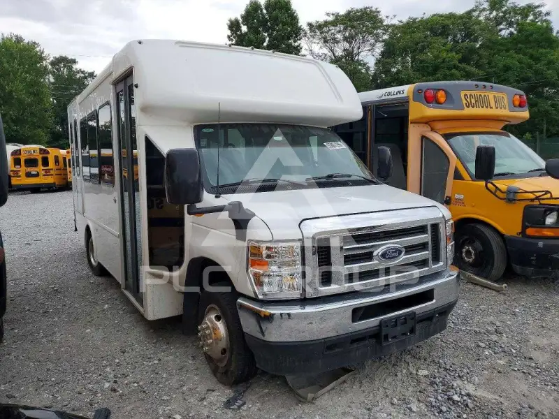 2025 Ford ECONOLINE photo