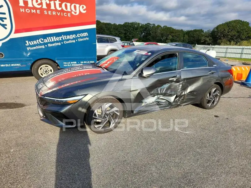 2025 Hyundai Elantra фото