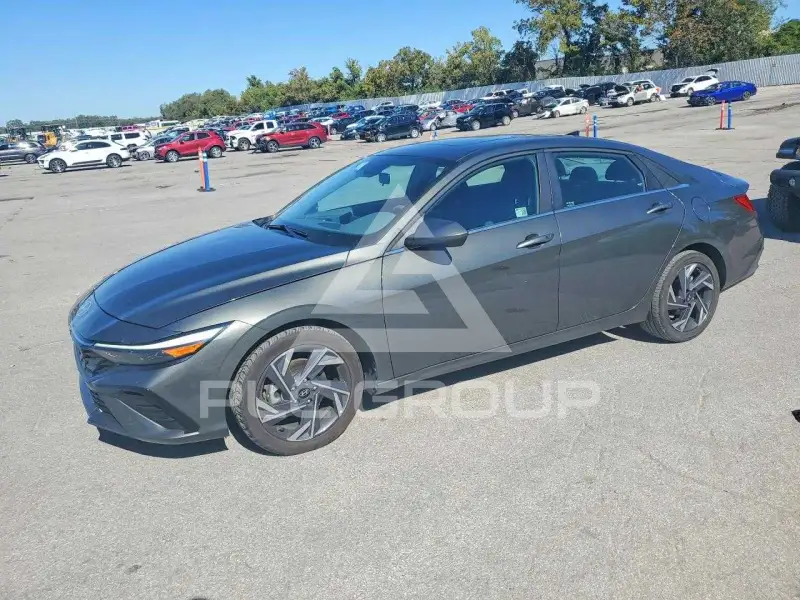 2025 Hyundai Elantra фото