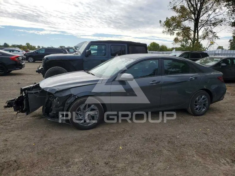 2025 Hyundai Elantra фото