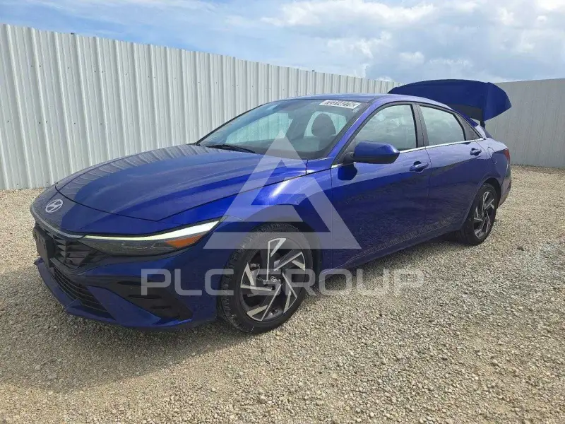 2025 Hyundai Elantra фото