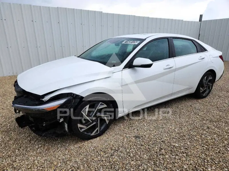 2025 Hyundai Elantra фото