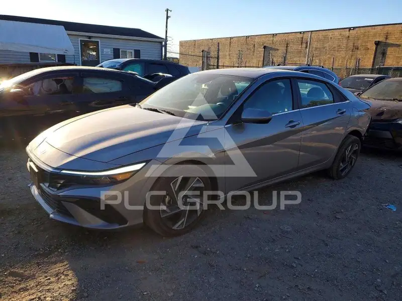 2025 Hyundai Elantra фото
