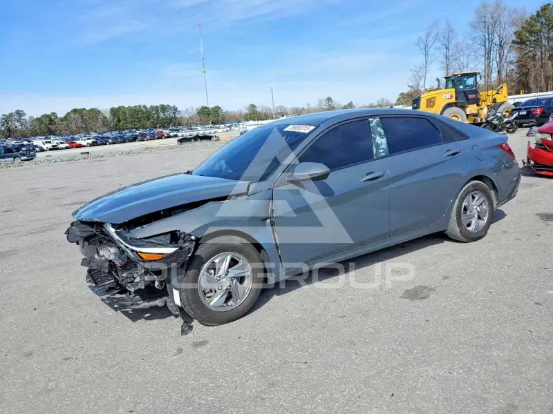 2025 Hyundai Elantra фото