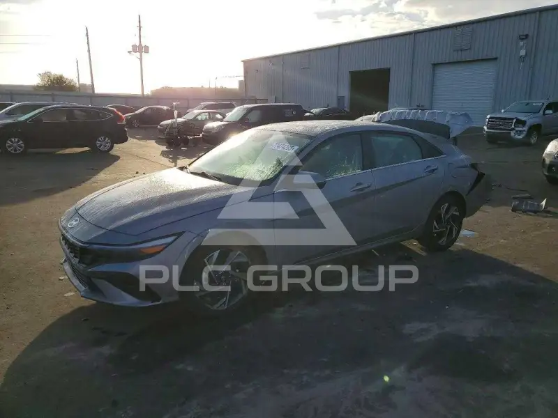 2025 Hyundai Elantra фото