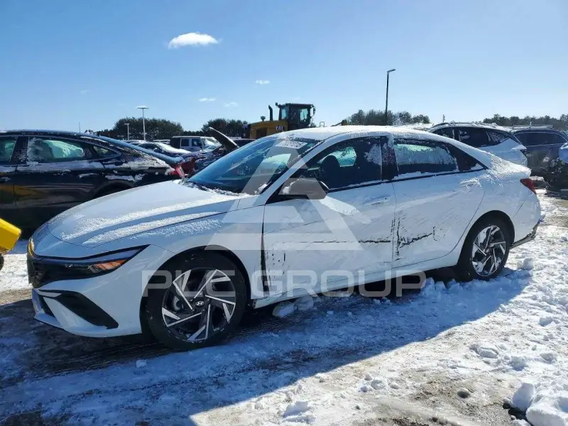 2025 Hyundai Elantra фото