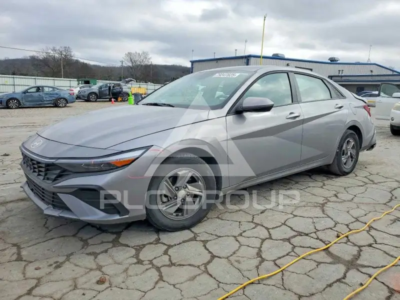 2025 Hyundai Elantra photo