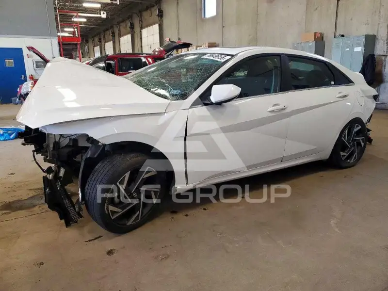 2025 Hyundai Elantra фото