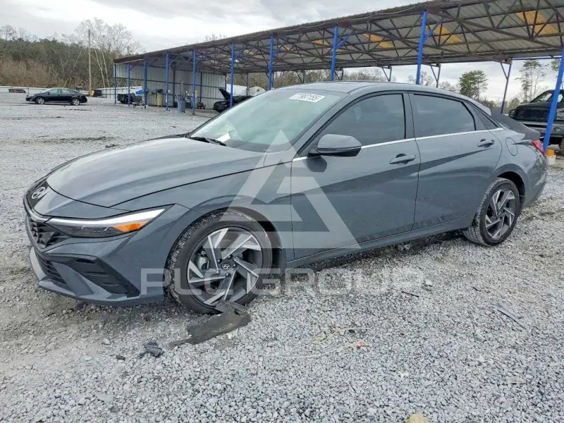 2025 Hyundai Elantra photo