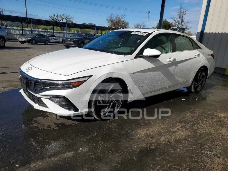 2025 Hyundai Elantra фото
