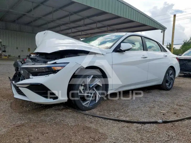 2025 Hyundai Elantra фото