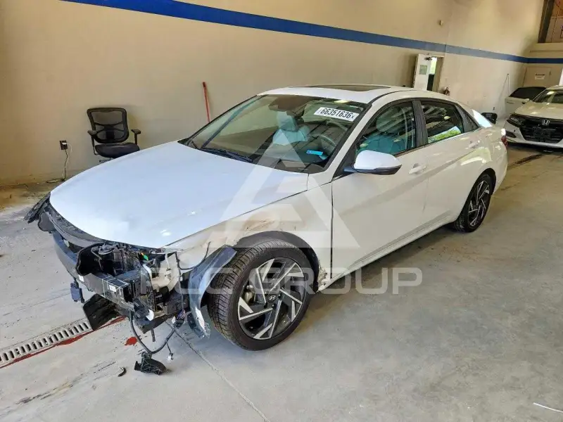 2025 Hyundai Elantra фото