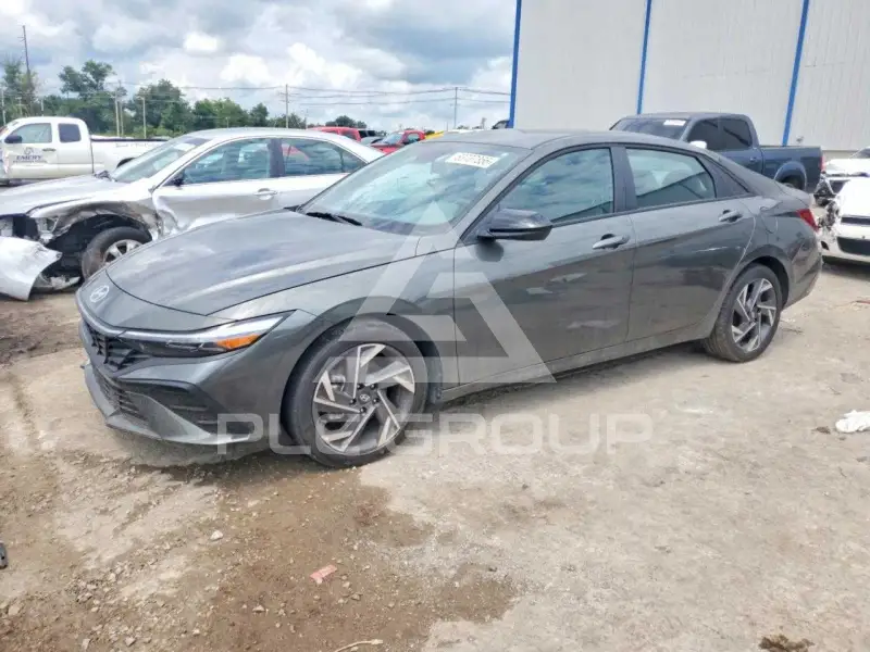 2025 Hyundai Elantra фото