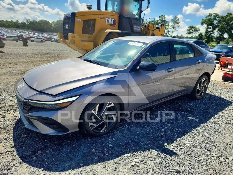2025 Hyundai Elantra photo