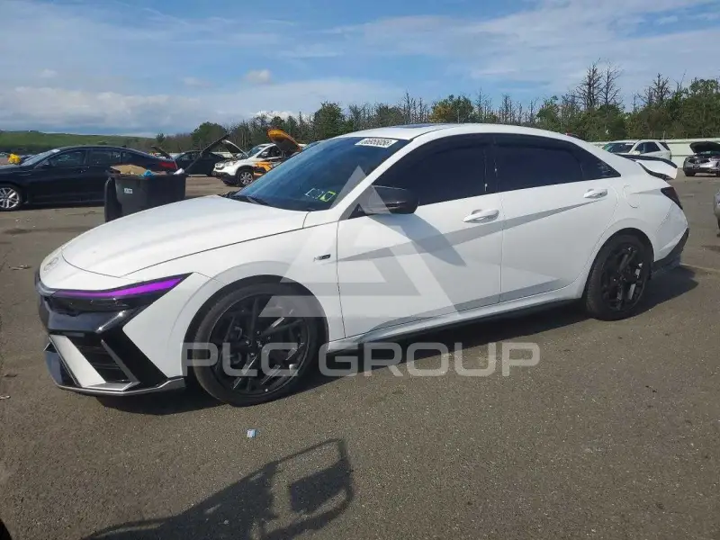 2025 Hyundai Elantra photo