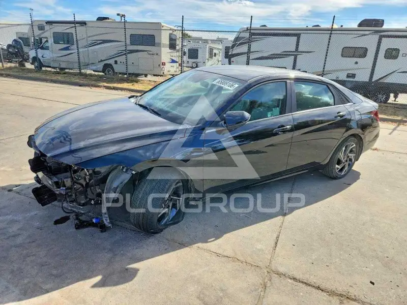 2025 Hyundai Elantra photo