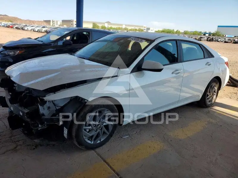 2025 Hyundai Elantra фото