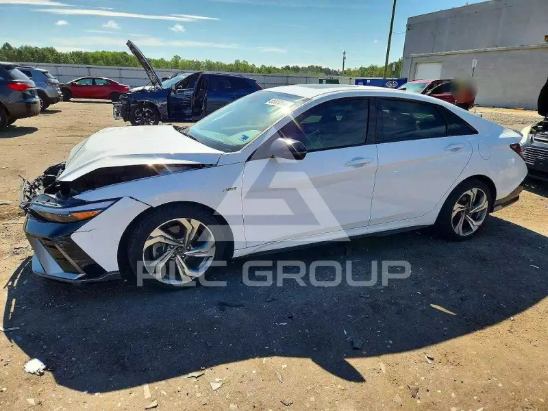 2025 Hyundai Elantra фото