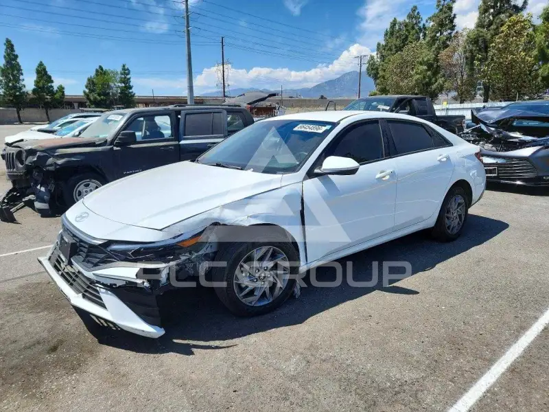 2025 Hyundai Elantra фото