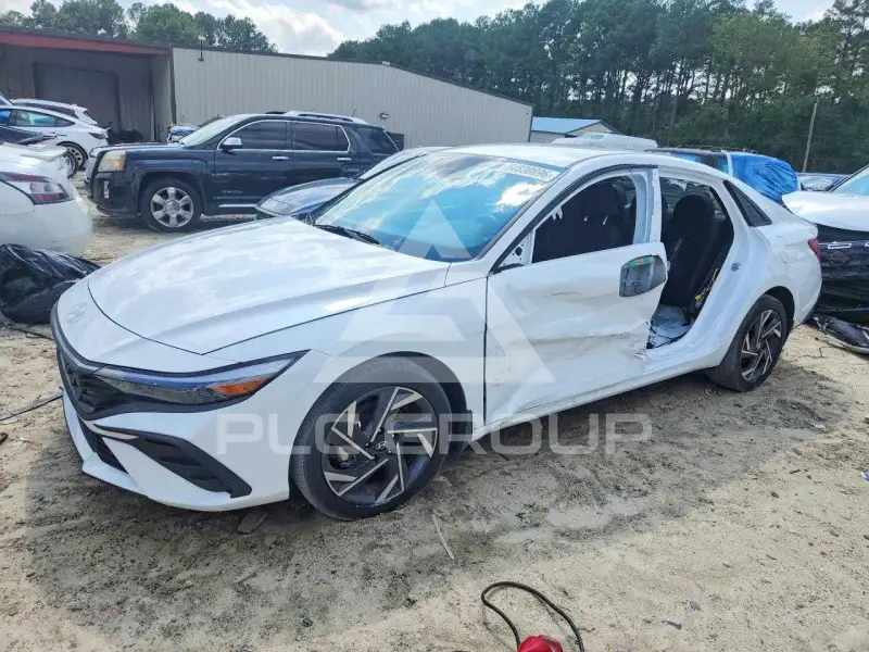 2025 Hyundai Elantra фото
