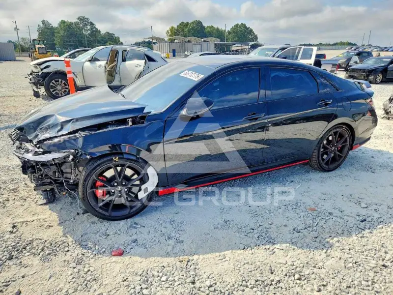 2025 Hyundai Elantra фото