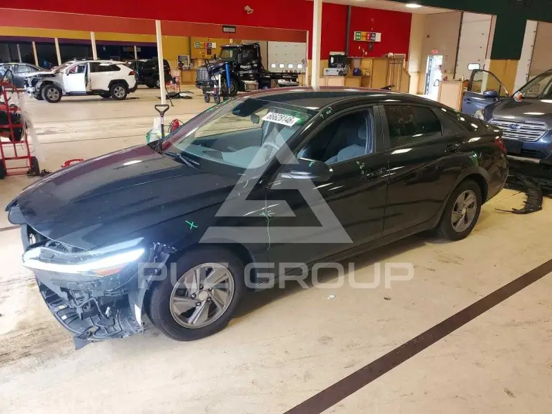 2025 Hyundai Elantra фото