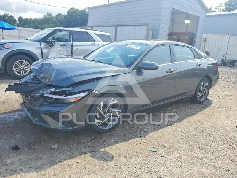 2025 Hyundai Elantra фото